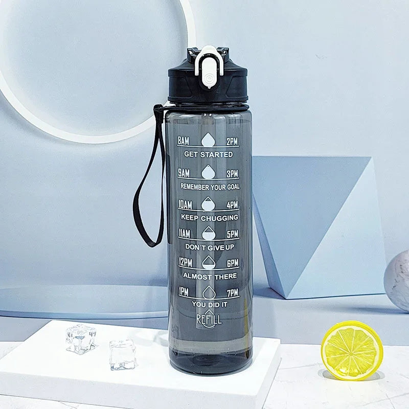 Gourde de sport 750 ml avec paille et repères d’hydratation