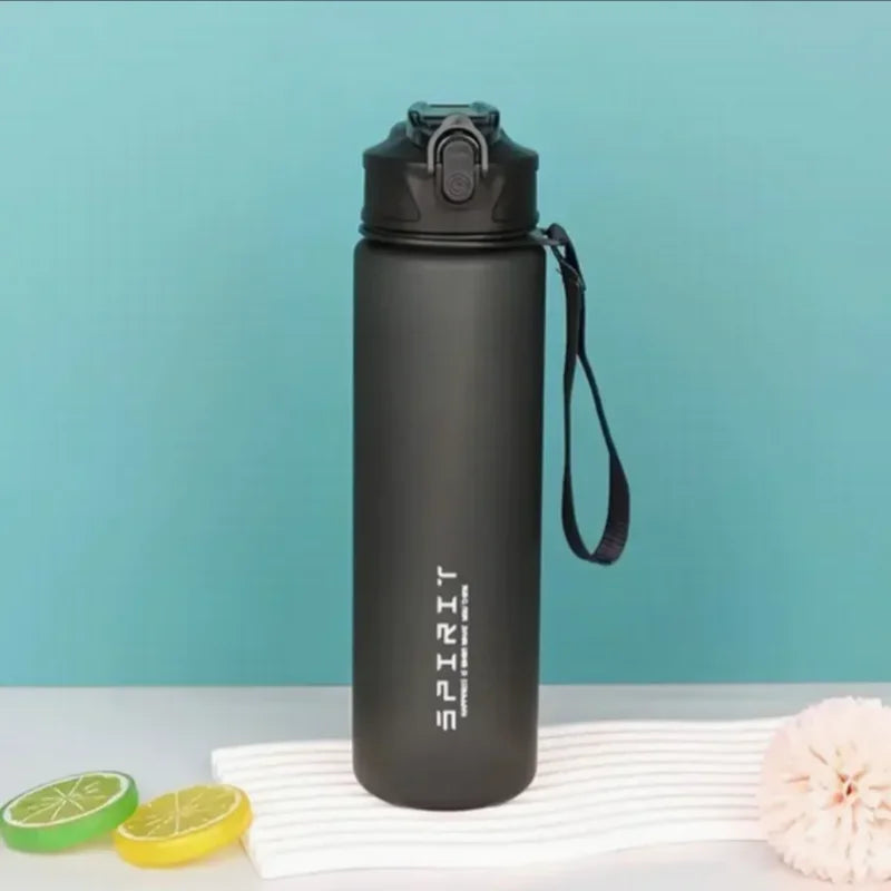 Gourde de sport 750 ml avec paille et repères d’hydratation