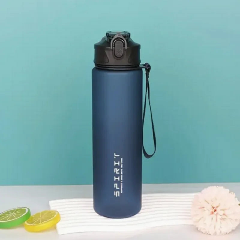 Gourde de sport 750 ml avec paille et repères d’hydratation